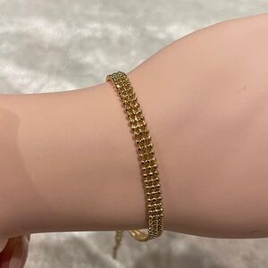Elegant Gold Bracelet